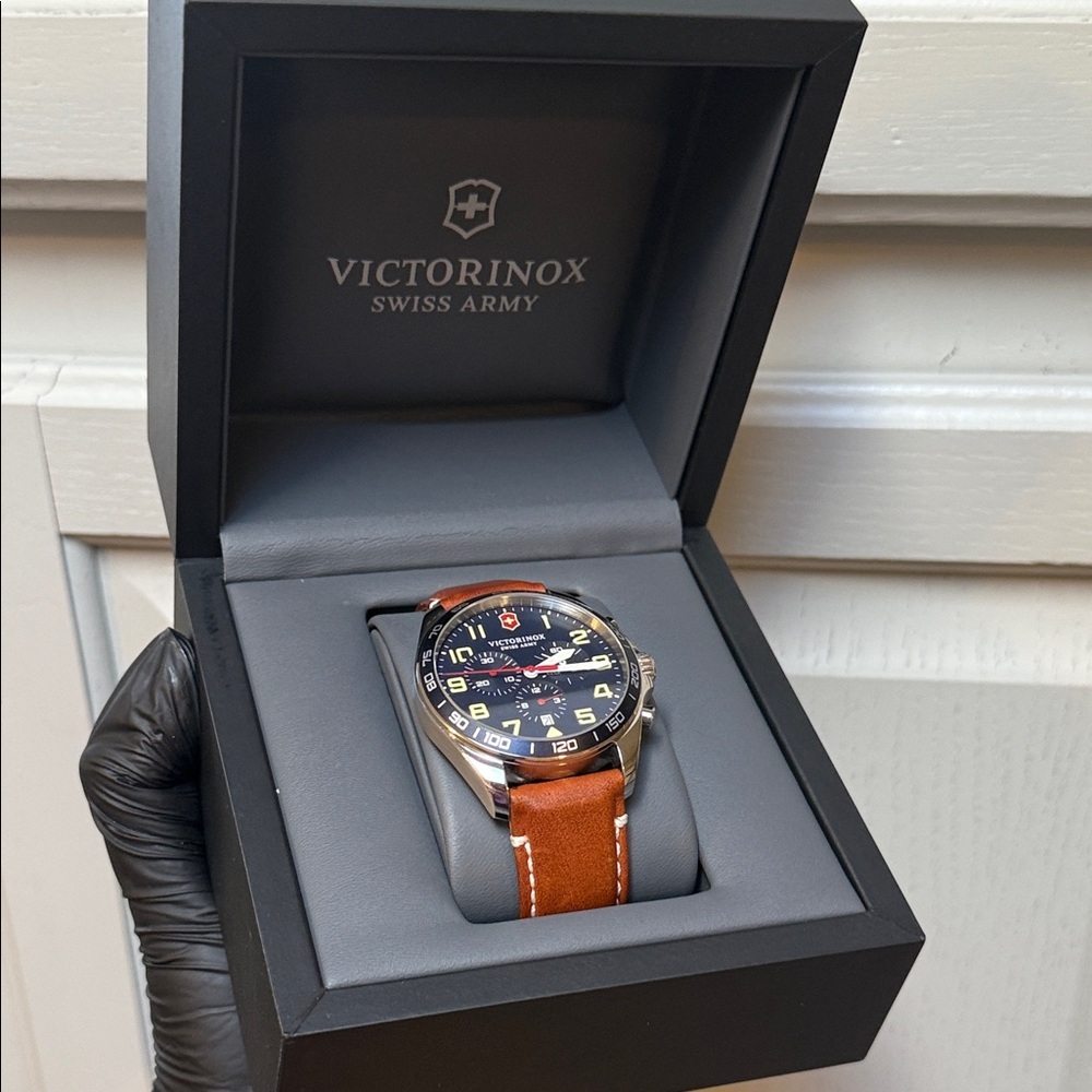 Victorinox FIELDFORCE CHRONO Watch - Picture 8 of 17